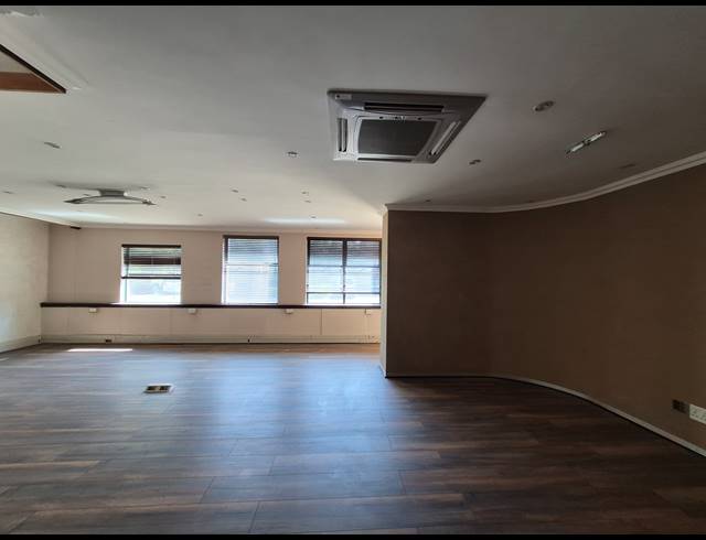 931M² OFFICE TO LET IN SANDTON CENTRAL